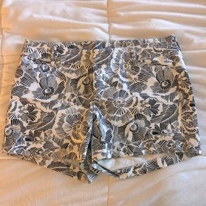 Euc Old Navy Black & White Patterned Shorts